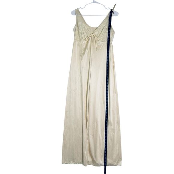 Vtg Ivory Nylon Lace Maxi Slip Dress Gown Sz M Nightgown Glam Bridal Romantic - Picture 3 of 12